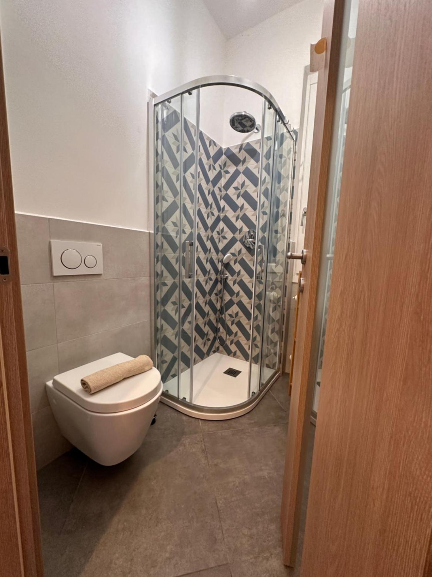 Casa Ling -Ac - Parking-2Bathrooms โกโม ภายนอก รูปภาพ