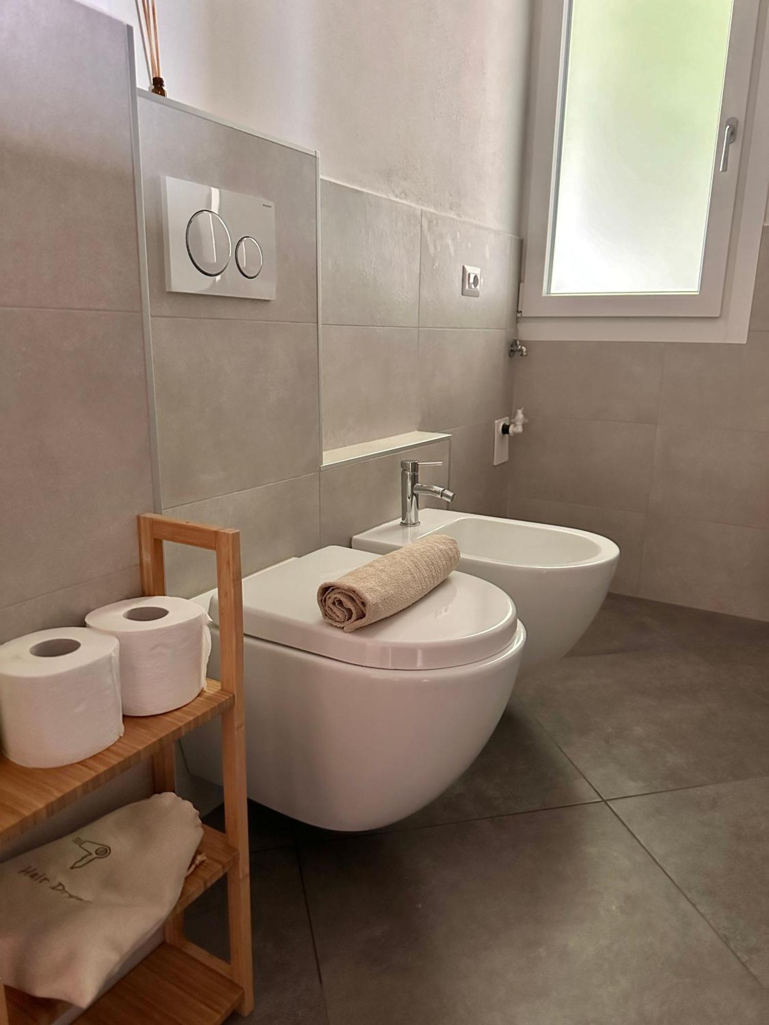 Casa Ling -Ac - Parking-2Bathrooms โกโม ภายนอก รูปภาพ